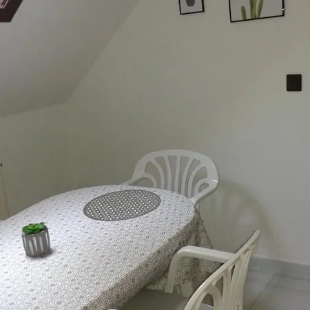 Hotel Adel Vendeghaz