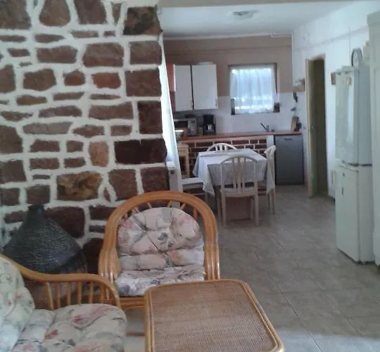 Adél Vendégház Hotel 3*